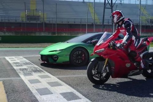 Màn so tài tốc độ giữa Ducati và Lamborghini