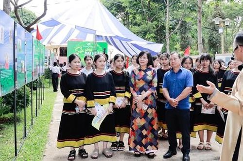 'Sức sống đại ngàn' lan tỏa nghị lực vươn lên của phụ nữ và trẻ em Tây Nguyên
