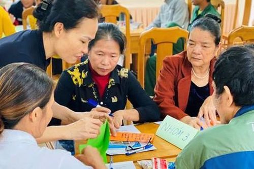 Tổ truyền thông cộng đồng làm việc theo chế độ tập thể
