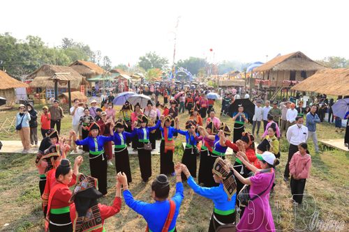 Phát triển văn hóa Thái trong đời sống hiện đại