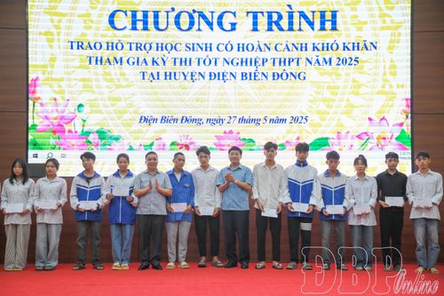 Chủ tịch Ủy ban MTTQ Việt Nam tỉnh Mùa A Vảng làm việc tại huyện Điện Biên Đông