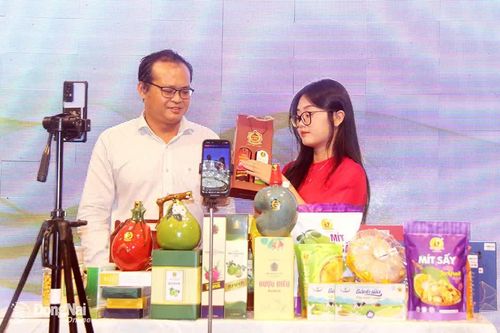 Nỗ lực duy trì vị thế về thương mại điện tử