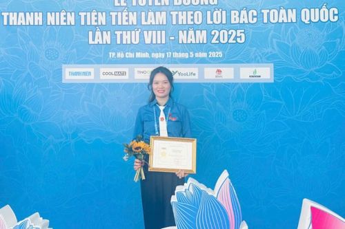 Cô giáo Đào Thị Huyền Trang: Thanh niên tiêu biểu làm theo lời Bác