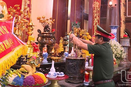 Bộ Tư lệnh Quân khu 1 dâng hương tại ATK Định Hóa