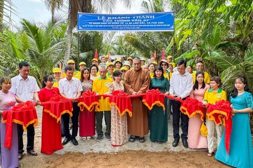 Tu viện Tường Vân (H.Bình Chánh) khánh thành cầu nông thôn tại Bến Tre