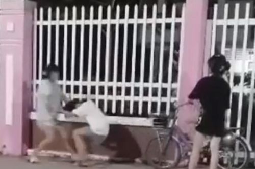 Xác minh hai clip nữ sinh đánh bạn dã man ở An Giang