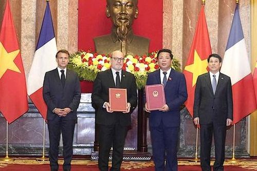 Bộ Xây dựng Việt Nam và Bộ Giao thông Pháp ký Ý định thư hợp tác lĩnh vực giao thông