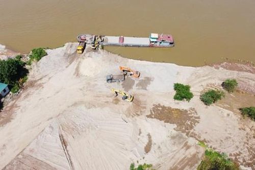 Vì sao giá cát xây dựng tại Hà Nội tăng cao?