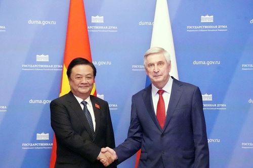 Phó Chủ tịch Quốc hội Lê Minh Hoan hội đàm với Phó Chủ tịch thứ nhất Duma Quốc gia Quốc hội Nga Melnikov