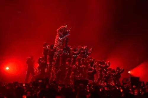 Soobin biến hóa không giới hạn tại concert cá nhân đầu tiên