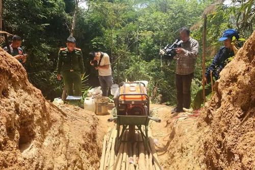 Những 'công trường' khai thác vàng trái phép giữa rừng phòng hộ ở Gia Lai