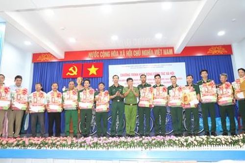 TPHCM: Tổ chức chuỗi hoạt động tri ân, chăm lo an sinh tại huyện Cần Giờ