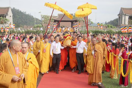Thay đổi thời gian chiêm bái xá lợi Đức Phật tại Quảng Ninh