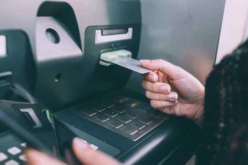 Ngân hàng VietinBank cảnh báo nóng tới toàn bộ khách hàng: Cần làm gì khi rút tiền bằng thẻ ATM?