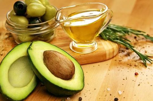 Người bị thoát vị đĩa đệm nên ăn 4 nhóm thực phẩm chống viêm hỗ trợ phục hồi