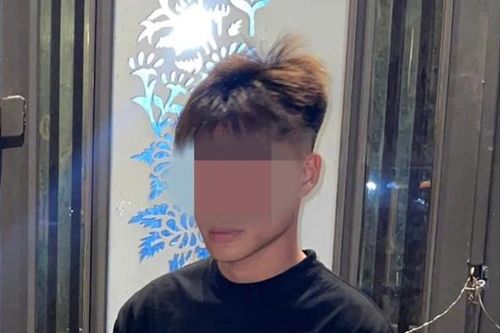 Thiếu niên 15 tuổi chém bạn đứt ngón tay sau lời thách thức tại quán bi-a
