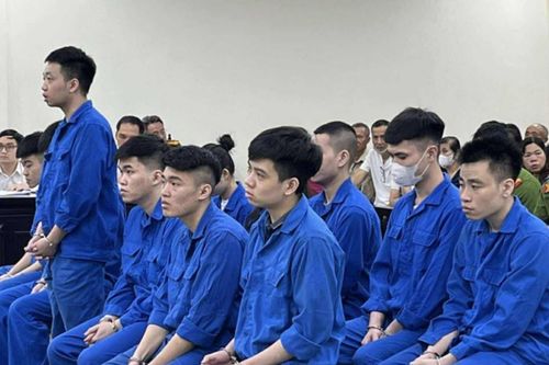 Xét xử nhóm đối tượng giả danh bác sĩ bệnh viện lớn lừa đảo hơn 2.500 người