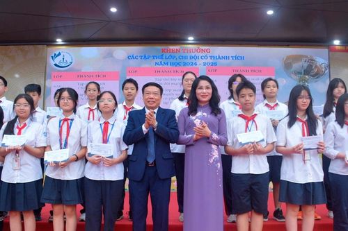 Tuyên dương giáo viên, học sinh tiêu biểu năm học 2024-2025