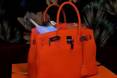 Mua cocktail, tặng túi xách Hermès Birkin