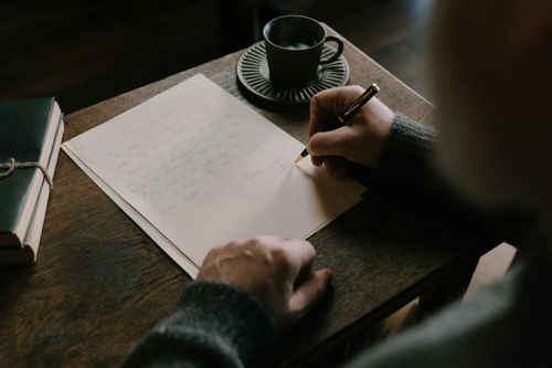 Đằng sau bức thư cảm ơn của phó hiệu trưởng khiến dân mạng xúc động