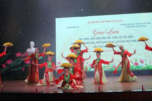 Tuổi trẻ dân tộc hội tụ trên đất Tây Đô
