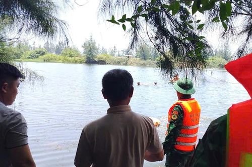 Lật thuyền giữa đầm, một người đàn ông tử vong