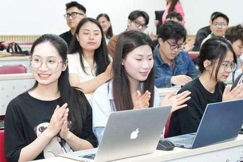 Trang bị toàn diện cho sinh viên trước ngưỡng cửa nghề nghiệp