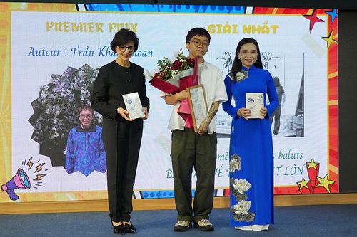 Trao giải Cuộc thi sáng tác truyện tranh lần thứ nhất