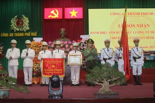 Phòng Cảnh sát hình sự thành phố Huế nhận danh hiệu Anh hùng Lực lượng vũ trang nhân dân