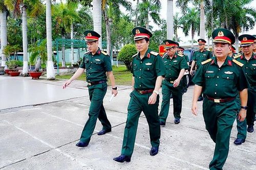 Khảo sát vị trí đóng quân Đoàn Kinh tế-Quốc phòng biển, đảo Tây Nam Bộ