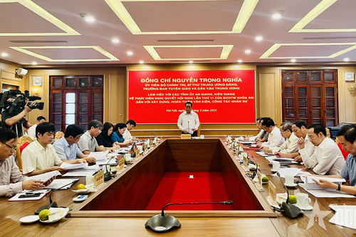 Trưởng ban Tuyên giáo và Dân vận Trung ương Nguyễn Trọng Nghĩa làm việc với các Tỉnh ủy An Giang, Kiên Giang