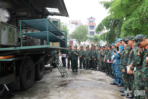 Cục Quân nhu tập huấn vận hành xe bếp tự hành cho các đơn vị