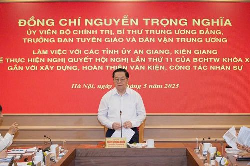 Đồng chí Nguyễn Trọng Nghĩa làm việc với lãnh đạo tỉnh An Giang và Kiên Giang
