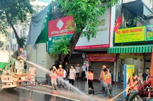 Phố Cát Linh, Hà Nội sạch sẽ sau vụ bùn phun tràn