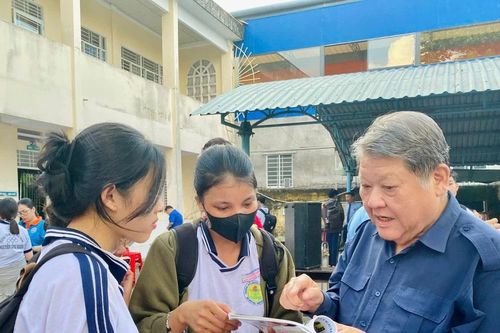 Người thắp lửa nghề nghiệp cho giới trẻ