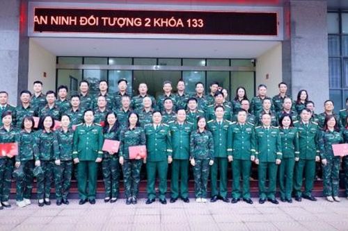 Bế giảng Lớp bồi dưỡng kiến thức quốc phòng và an ninh đối tượng 2 khóa 133