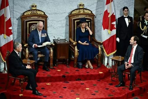 Canada để ý Vòm Vàng, Mỹ gợi ý 'chi 61 tỷ USD hoặc không mất một xu', Nhà vua Anh ủng hộ tự do
