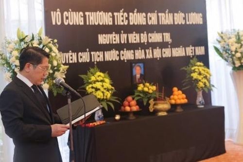 Tưởng niệm nguyên Chủ tịch nước Trần Đức Lương tại Osaka, Nhật Bản