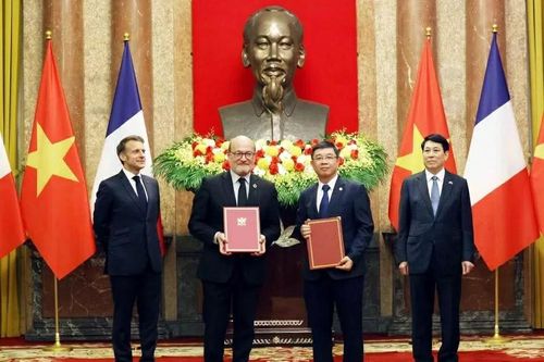 Pháp tăng cường mạng lưới truyền tải điện của Việt Nam