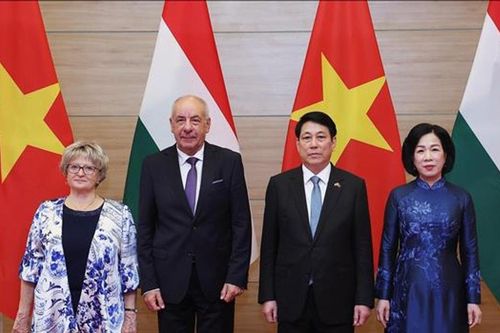 Chủ tịch nước Lương Cường và Tổng thống Hungary thống nhất đưa quan hệ song phương lên tầm cao mới