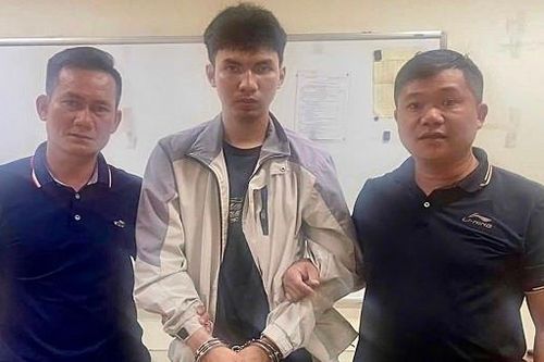 Bắt đối tượng trốn truy nã về Quảng Bình chấp hành án