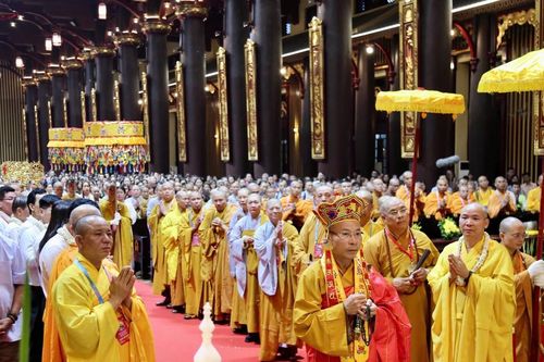 Cung tiễn xá lợi Đức Phật Thích Ca Mâu Ni về chùa Chuông (Hưng Yên)