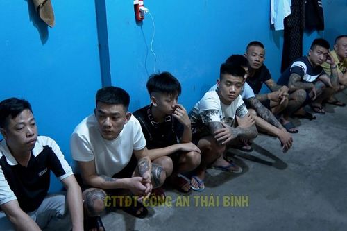 Phát hiện đường dây ép các cô gái trẻ làm phục vụ tại quán karaoke ở Thái Bình, Lạng Sơn