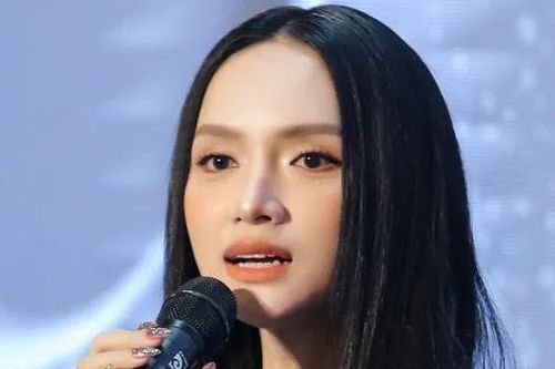 Hương Giang xuất hiện công khai cùng bạn trai mới