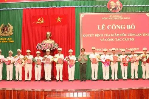 40 cán bộ Công an tỉnh Vĩnh Long nghỉ hưu trước tuổi