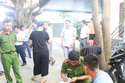 Chủ cơ sở chữa bệnh bằng nước gỡ bỏ biển quảng cáo, xóa bài viết trên facebook