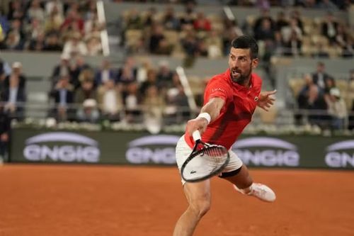 Djokovic thắng dễ trận ra quân Roland Garros 2025
