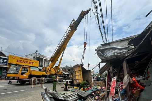 Thêm một người tử vong vụ xe tải lao vào nhà dân ở Quảng Ngãi