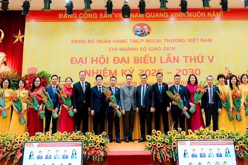 Giữ vững tư tưởng, đưa ngành ngân hàng tiên phong trong cách mạng số