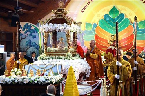 Xá lợi Đức Phật được tôn trí tại chùa Chuông, tỉnh Hưng Yên
